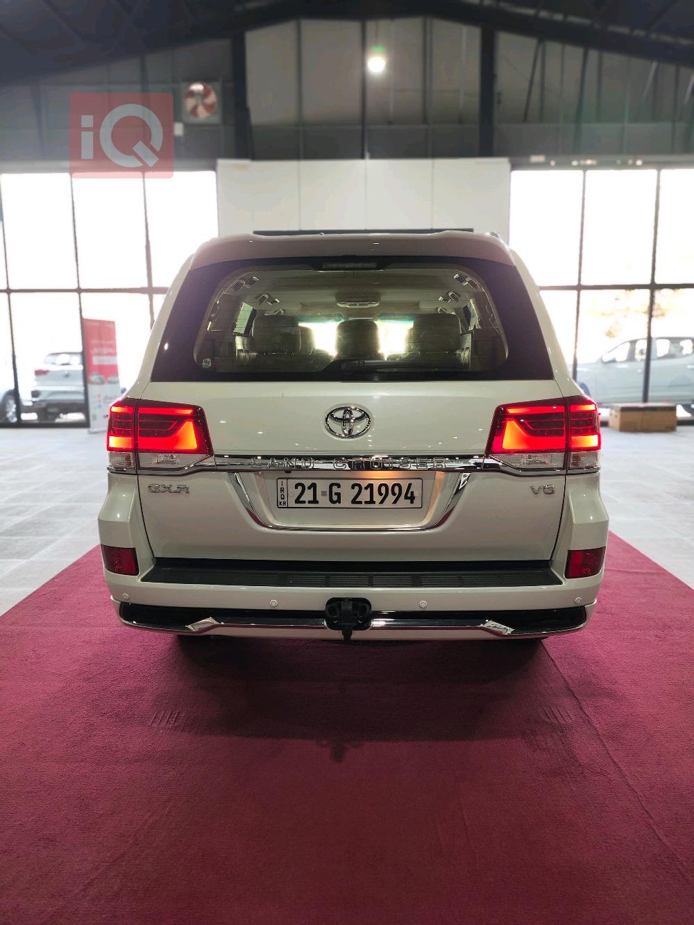 تۆیۆتا لاند کروزەر